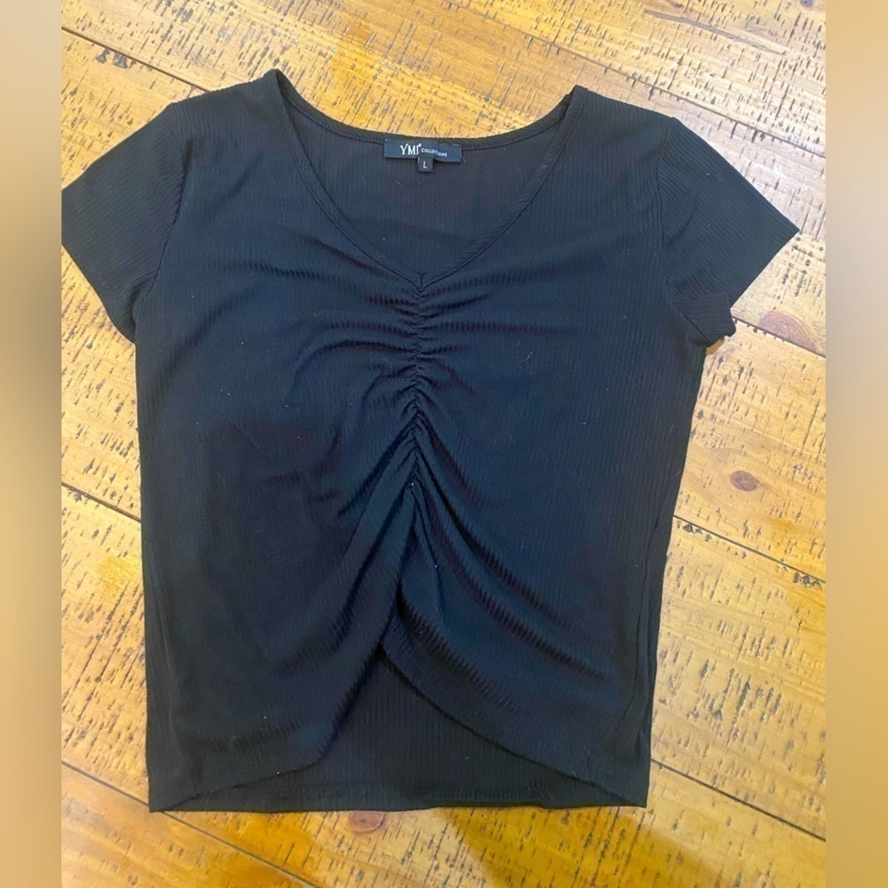 𝅺YMI Tee
